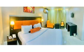 Oakspring Hotel And Luxury Suites